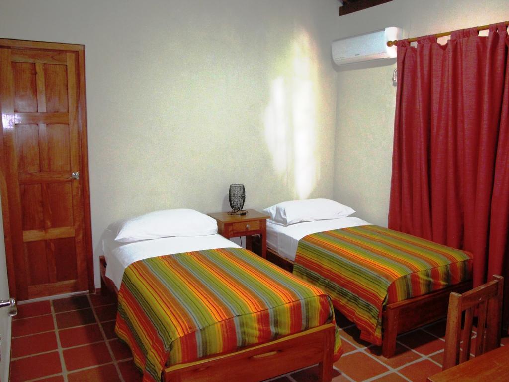 Hotel Iguanito Santa Catalina Phòng bức ảnh